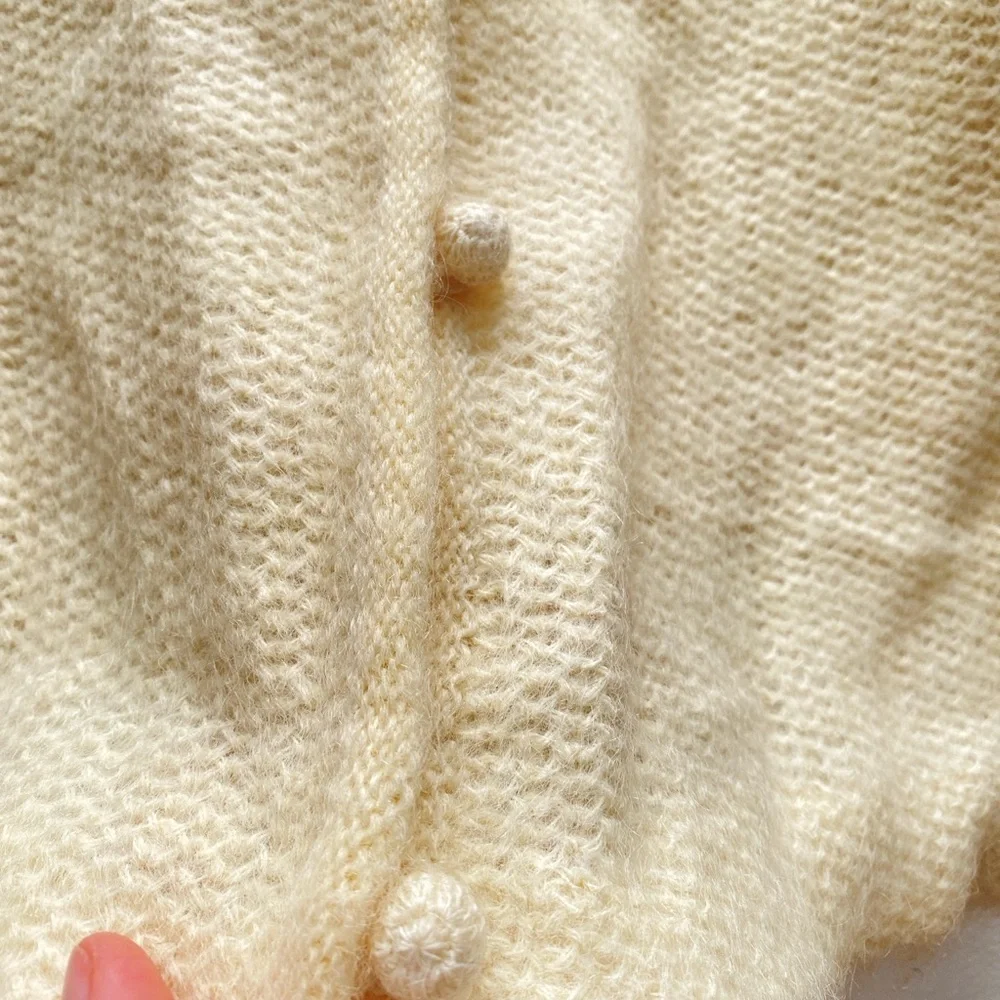 Vintage - Women's Cream Button Up Ruffle Collar Pure Wool Cardigan - Picture 4 of 11